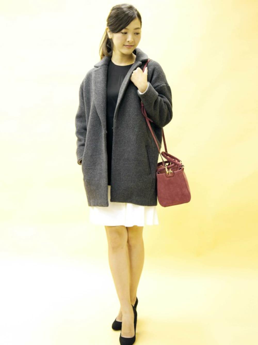 「ワンピース、チェスターコート、モノトーン」｜「STUDIOUS SELECTの＜先行予約＞【cloche】コクーンコート（カバーオール、グレー系）」を使った、rinaさん（レディース・169cm）の秋コーディネートの1枚目の写真