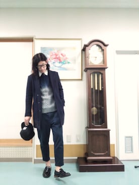 「白シャツ×ニット」｜「アイテム（チェスターコート）」を使った、A.K.I.さん（メンズ・173cm）の冬コーディネート