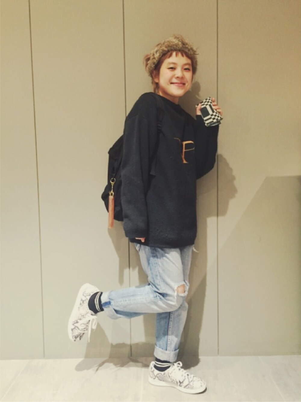 「THEATRE PRODUCTSのアイテム（ニット/セーター、グリーン系）」を使った、ヨコバタケさん（レディース・154cm）の秋コーディネートの1枚目の写真