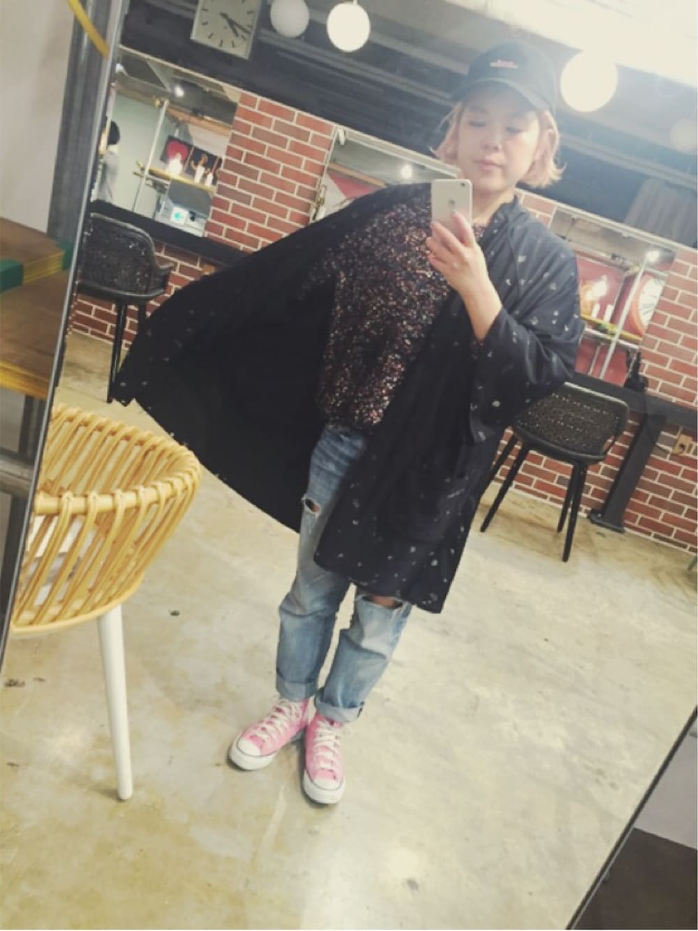 「キャップ、インスタ、シアタープロダクツ(THEATRE PRODUCTS)」｜「usedのアイテム（トップス、ブラック系）」を使った、ヨコバタケさん（レディース・154cm）の冬コーディネートの1枚目の写真