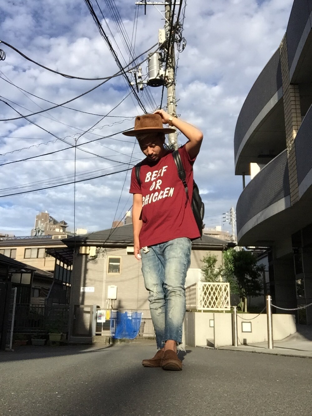 「ハット、AMBUSH、NIXON、Timberland、FRANK、ATTACKDEM、ウエスタン、カジュアル」｜「FRANKのアイテム（Tシャツ/カットソー、レッド系）」を使った、MILO(ATTACKDEM)さん（メンズ・160cm）の夏コーディネートの1枚目の写真