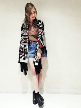 「アイテム（ポンチョ）」を使った、Yukaさん（レディース・158cm）の秋コーディネート