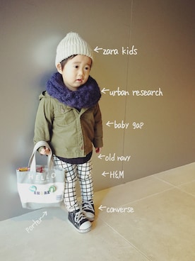 「H&M（エイチ・アンド・エム）のアイテム（その他パンツ、ホワイト系）」を使った、shoreさん（キッズ・80cm）の冬コーディネート
