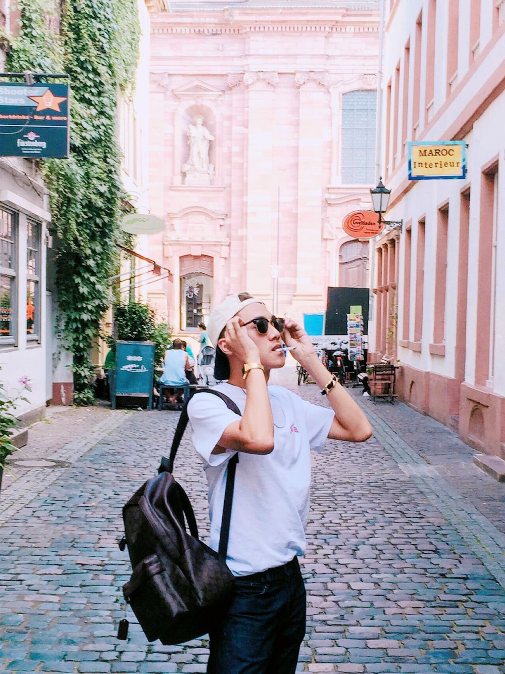 「夏コーデ、シンプル、Germany、JOYRICH、boy」｜「JOYRICHのアイテム（ハット、ホワイト系）」を使った、ig chunwei1002さん（メンズ・178cm）の夏コーディネートの1枚目の写真