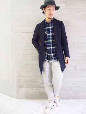 「チェスター」｜「アイテム（スニーカー）」を使った、Yusukeさん（メンズ・173cm）の秋コーディネート