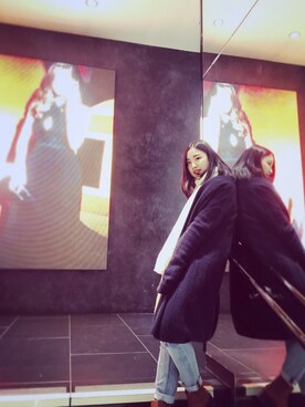 「Guess（ゲス）のアイテム（ピーコート）」を使った、Sunday Zhaoさん（レディース・165cm）の冬コーディネート