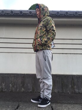 「NIKE SB（ナイキエスビー）のアイテム（スニーカー、ブラック系）」を使った、toshiさん（メンズ・173cm）の秋コーディネート