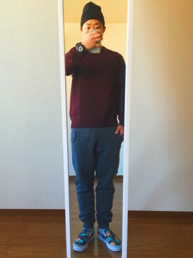「GU（ジーユー）のアイテム（ニット/セーター、レッド系）」を使った、toshiさん（メンズ・173cm）の冬コーディネート