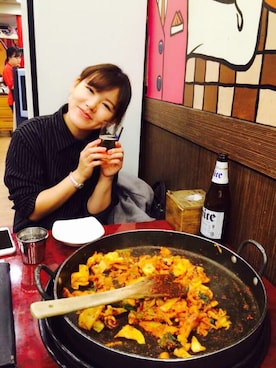 「アイテム（アナログ腕時計、ピンク系）」を使った、哟_Cさん（レディース・158cm）の秋コーディネート