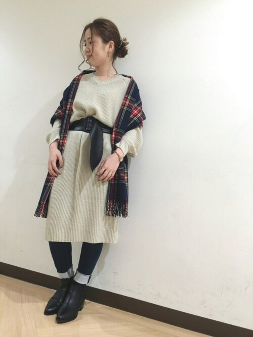 #1 ニットワンピ×デニムパンツ
