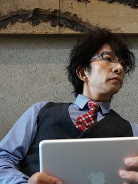 「アイテム（ネクタイ、レッド系）」を使った、ヤマさん（メンズ・160cm）の秋コーディネート