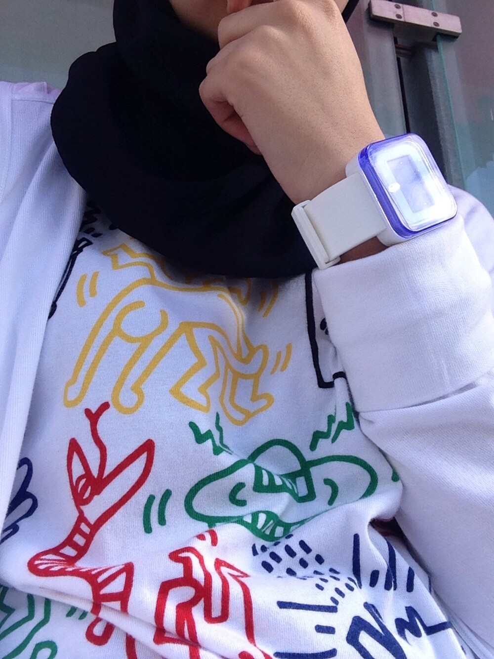 「travel、San Francisco、CHILL、Chilling、watch、Keith Haring、UNIQLO、Japan」｜「UNIQLOのアイテム（Tシャツ/カットソー、ホワイト系）」を使った、Zさん（レディース・160cm）の夏コーディネートの1枚目の写真