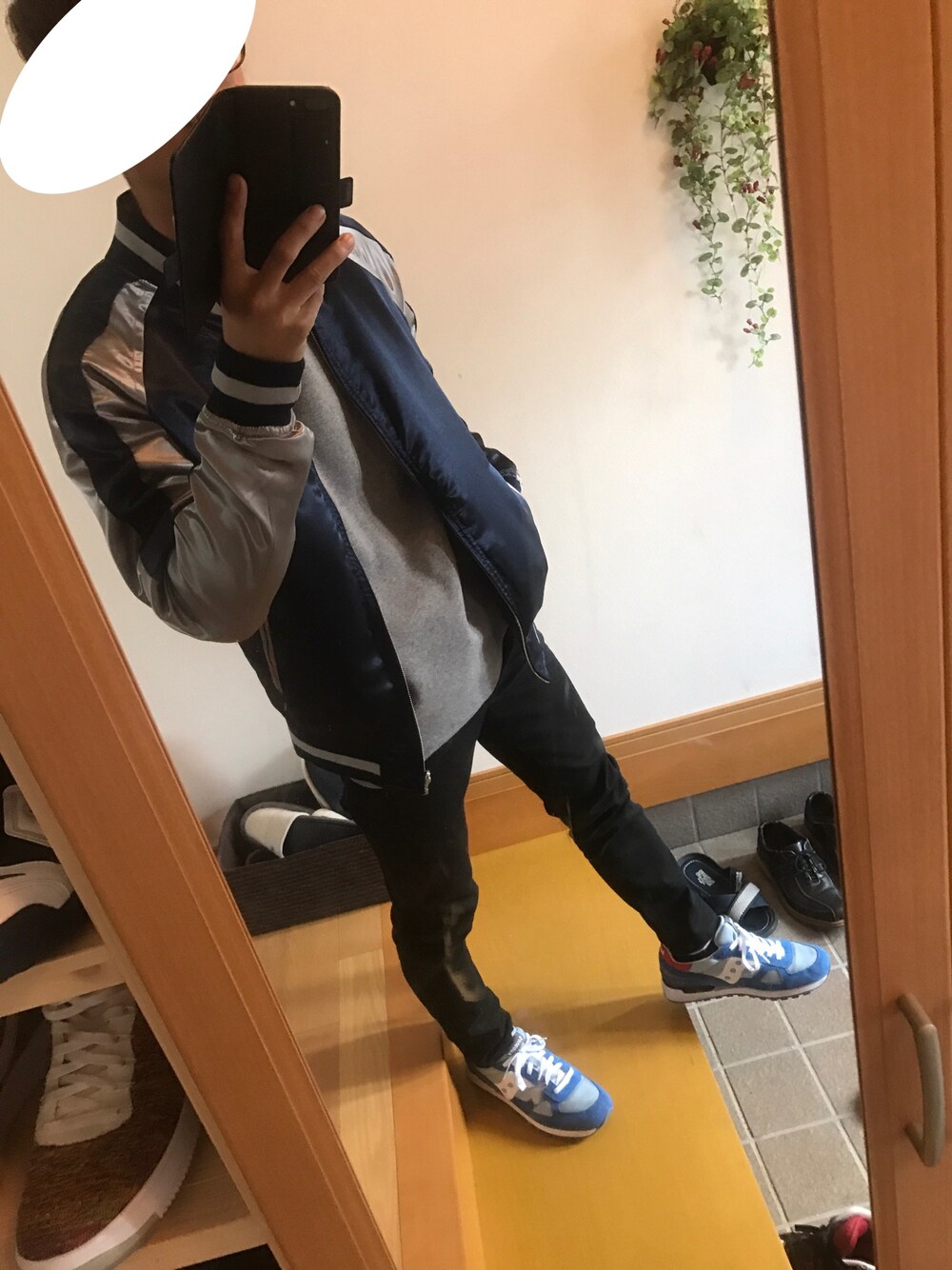 「休日スタイル、スキニー、スタジャン」｜「Right-onのアイテム（スタジャン、ブルー系）」を使った、takus@nさん（メンズ・172cm）の秋コーディネートの1枚目の写真