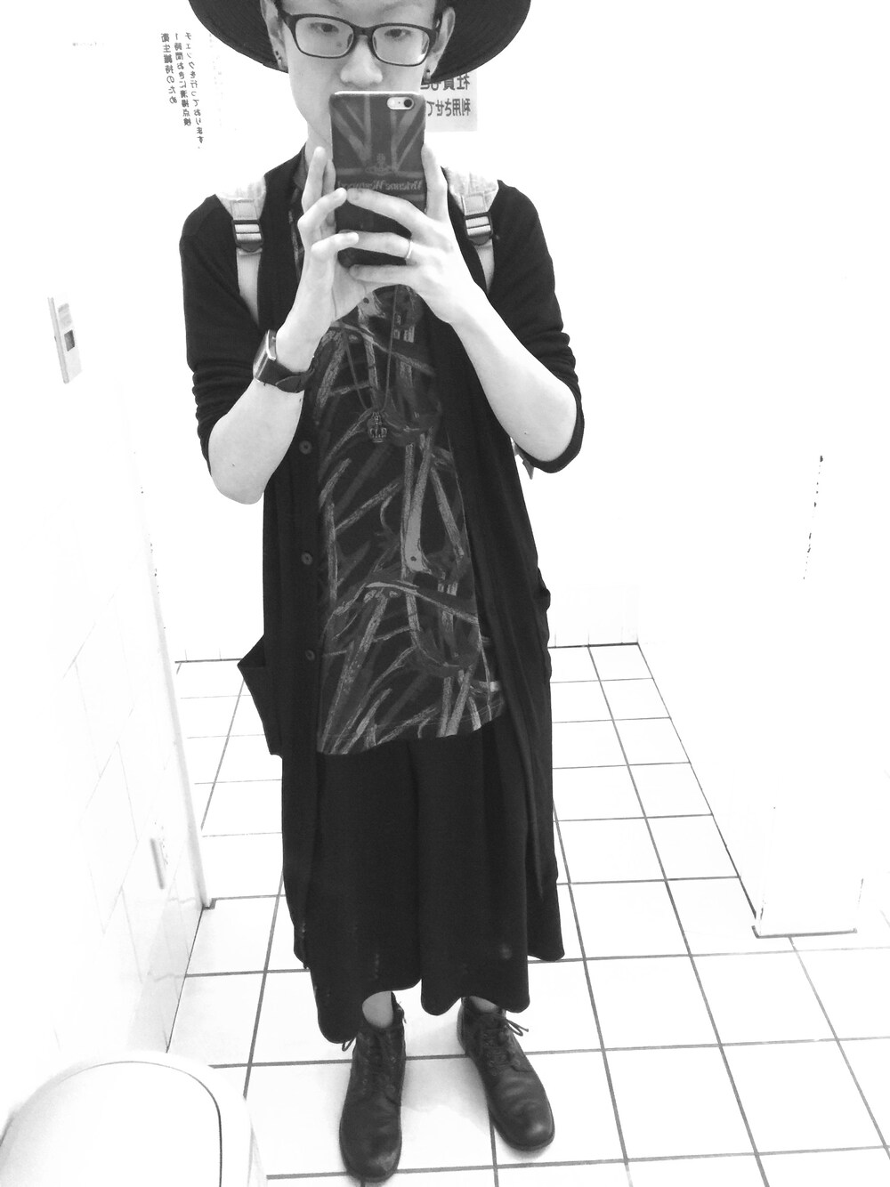 「G-STAR RAWのアイテム（Tシャツ/カットソー、ブラック系）」を使った、たかちゃんさん（メンズ・172cm）の夏コーディネートの1枚目の写真