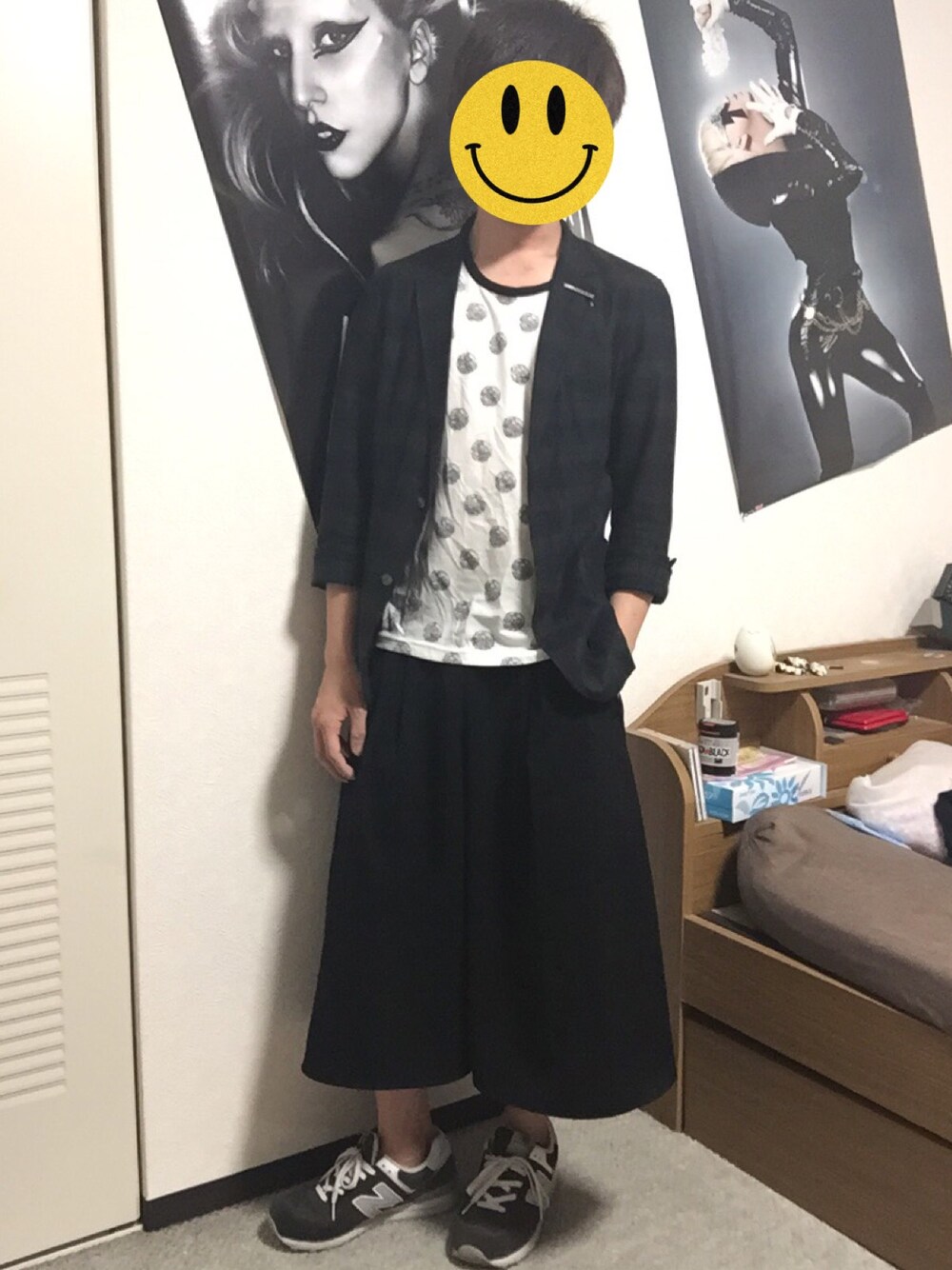 「Comme Ca Commune、GU、NEW  BALANCE 、ガウチョパンツ、スニーカー、モノトーン」｜「COMME CA COMMUNEのアイテム（テーラードジャケット、グリーン系）」を使った、PYON.さん（メンズ・166cm）の夏コーディネートの1枚目の写真