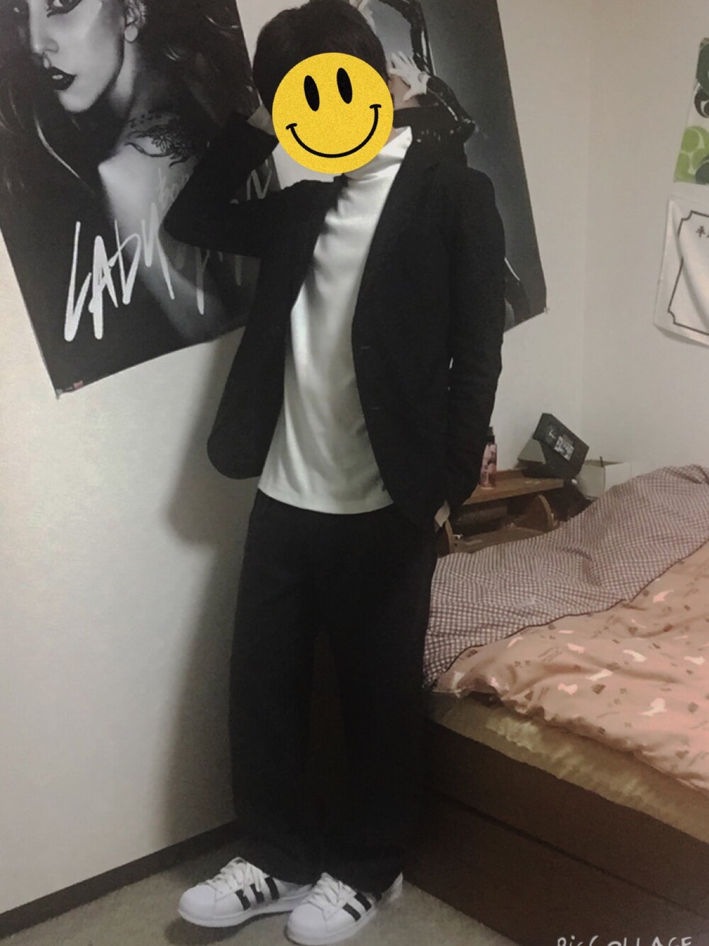「comme ca ism、addidas、superstar、モード、ワイドパンツ、タートルネック」｜「COMME CA ISMのアイテム（Tシャツ/カットソー、ホワイト系）」を使った、PYON.さん（メンズ・166cm）の秋コーディネートの1枚目の写真