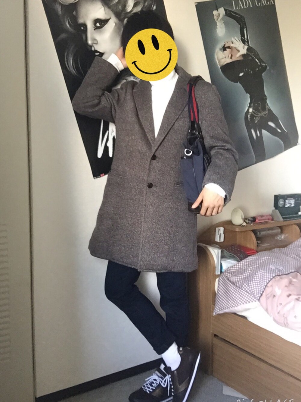 「comme ca ism、Comme Ca Commune、BROOKS HERITAGE、チェスターコート、スキニーデニム、白靴下、スニーカー」｜「COMME CA ISMのアイテム（チェスターコート、ブラウン系）」を使った、PYON.さん（メンズ・166cm）の秋コーディネートの1枚目の写真