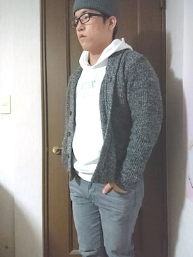 「アイテム（デニムパンツ、シルバー系）」を使った、YUUSUKEさん（メンズ・170cm）の春コーディネート