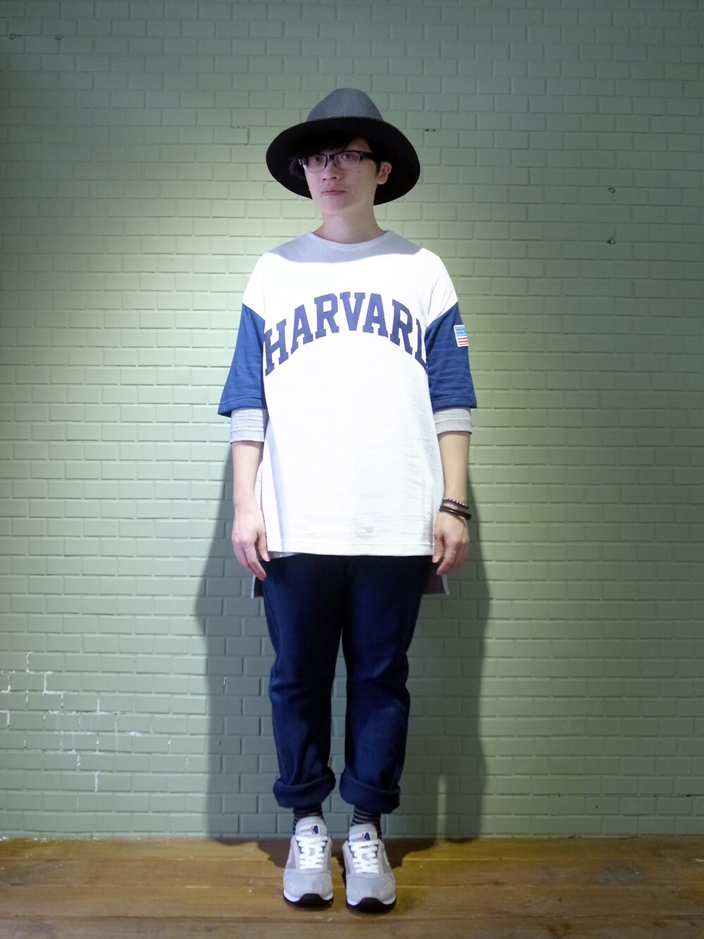「VOTE MAKE NEW CLOTHESのPRINT BIG TEE（Tシャツ/カットソー、ホワイト系）」を使った、附近By plain-meさん（メンズ・165cm）の秋コーディネートの1枚目の写真