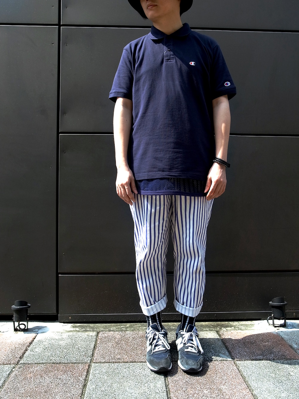 附近By plain-meさんの「鬆身條紋寬筒長褲（plain-me）」を使ったコーディネートの1枚目の写真