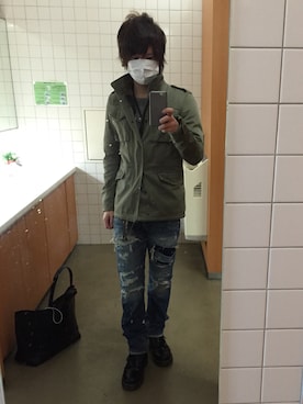 「wjk（ダヴルジェイケイ）のアイテム（ミリタリージャケット）」を使った、つーたぬきいのうえさん（メンズ・171cm）の冬コーディネート
