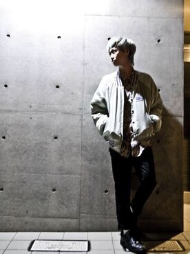 「アイテム（ナイロンジャケット、シルバー系）」を使った、takaさん（メンズ・176cm）の春コーディネート