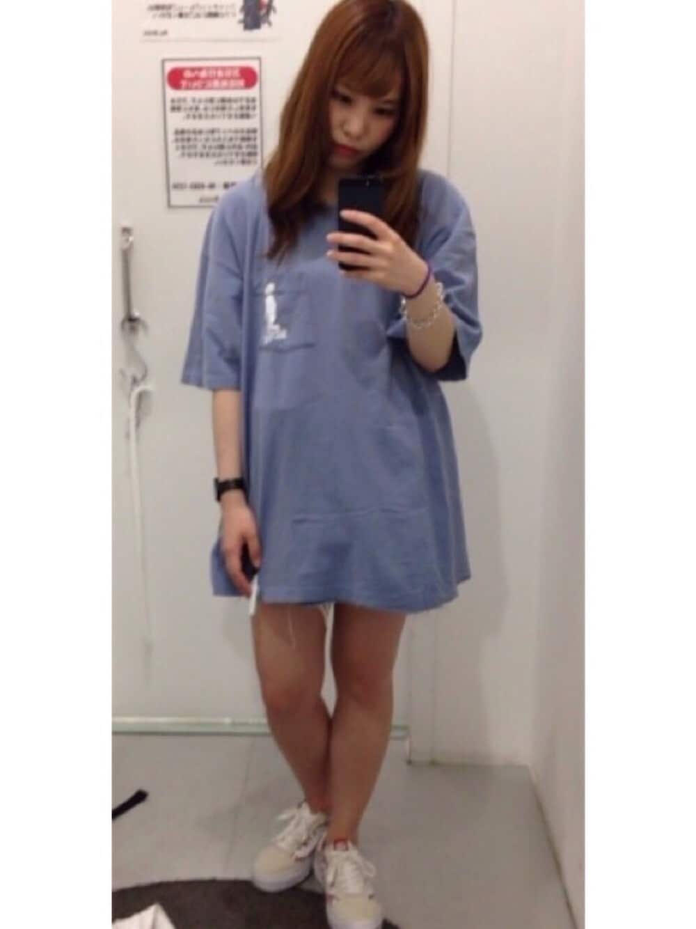 「VANS、stussy、水色、old stussy、AYAMO、have a good time、ストリート、メンズライク」｜「STUSSYのアイテム（Tシャツ/カットソー、ブルー系）」を使った、ぴょんさん（レディース・150cm）の春コーディネートの1枚目の写真