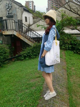 「H&M（エイチ・アンド・エム）のアイテム（ポンチョ）」を使った、王孺迪 Rudy さん（レディース・159cm）の夏コーディネート