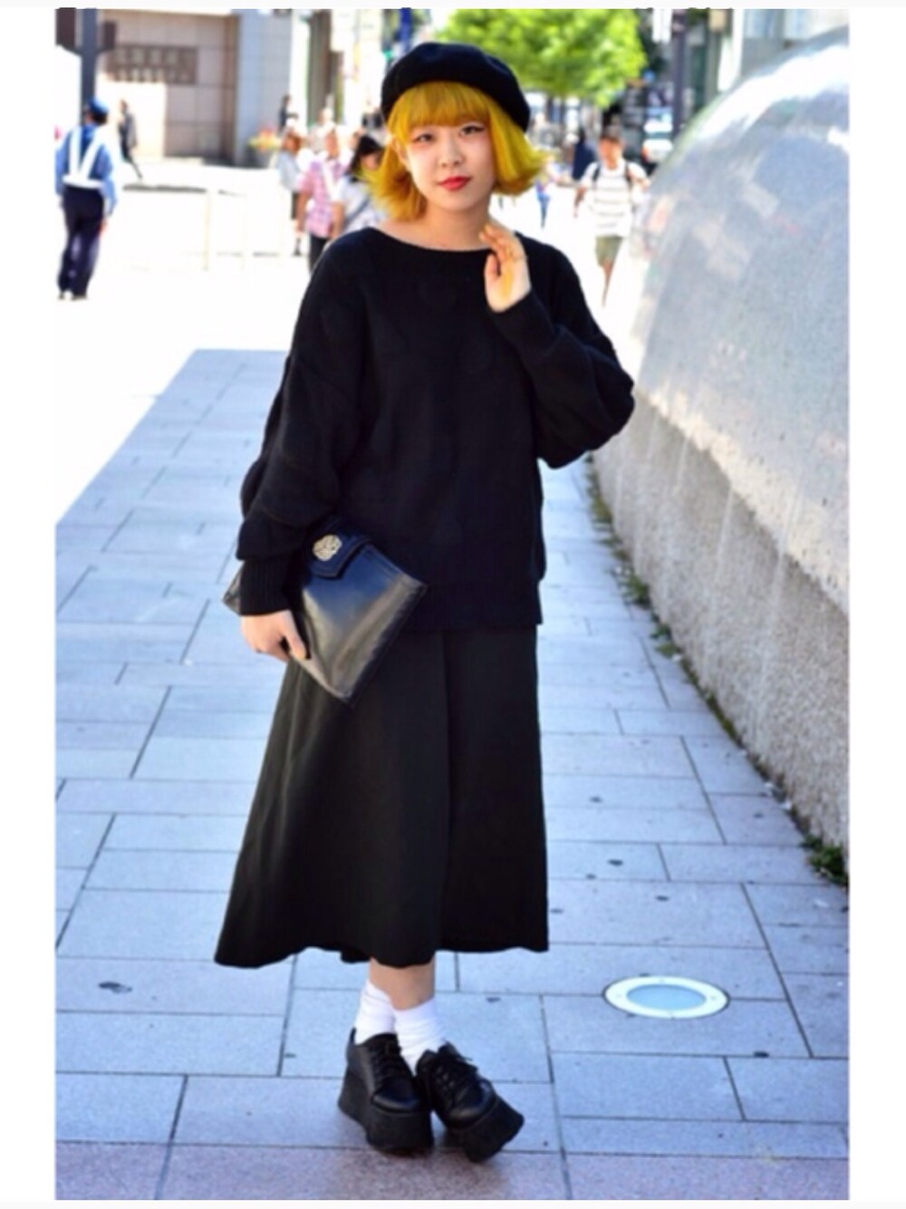 「オールブラック、札幌、i、ベレー帽、厚底シューズ、派手髪、ニット、ロングスカート」｜「iの○△□ニットP/O（ニット/セーター、ブラック系）」を使った、onatsu さん（レディース・164cm）の夏コーディネートの1枚目の写真