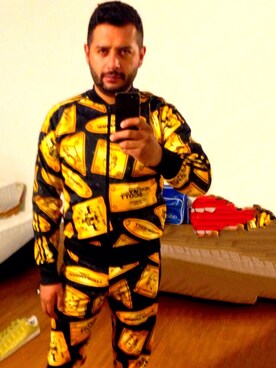 「adidas Originals by JEREMY SCOTT(アディダスオリジナルスバイジェレミースコット)のアイテム(スウェット、ゴールド系)」を使った、Gabriellさん(メンズ)の秋コーディネート