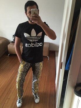 「adidas Originals(アディダスオリジナルス)のアイテム(Tシャツ/カットソー、ブラック系)」を使った、Gabriellさん(メンズ)の秋コーディネート