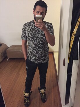 「adidas Originals(アディダスオリジナルス)のアイテム(スウェット、グリーン系)」を使った、Gabriellさん(メンズ)の秋コーディネート