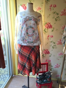 「アイテム（スカート、オレンジ系）」を使った、代官山セレクトショップWild Lilyさん（レディース・165cm）の冬コーディネート