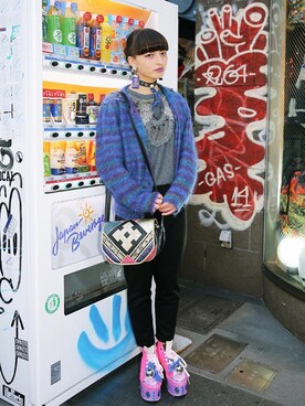 「アイテム（ベースメイク、パープル系）」を使った、AOI YAMADA@aorizumuさん（レディース・158cm）の冬コーディネート