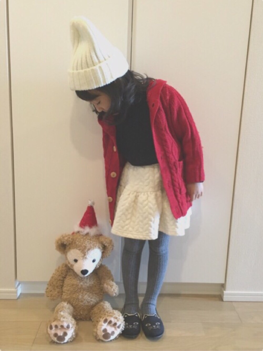 「レッドコーデフェスティバル、OKちゃん's Xmasパーチー、クリスマス、キッズコーデ、4歳、ボブ、タイツ、タートルネック」｜「無印良品のアイテム（ニット/セーター、ブルー系）」を使った、hinatさん（キッズ・100cm）の冬コーディネートの1枚目の写真