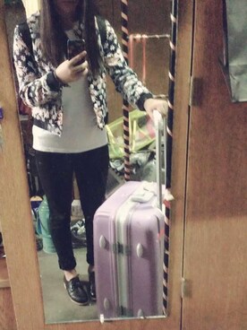 「UNIQLO（ユニクロ）のアイテム（チノパンツ、ブラック系）」を使った、美聪美聪さん（レディース・162cm）の秋コーディネート