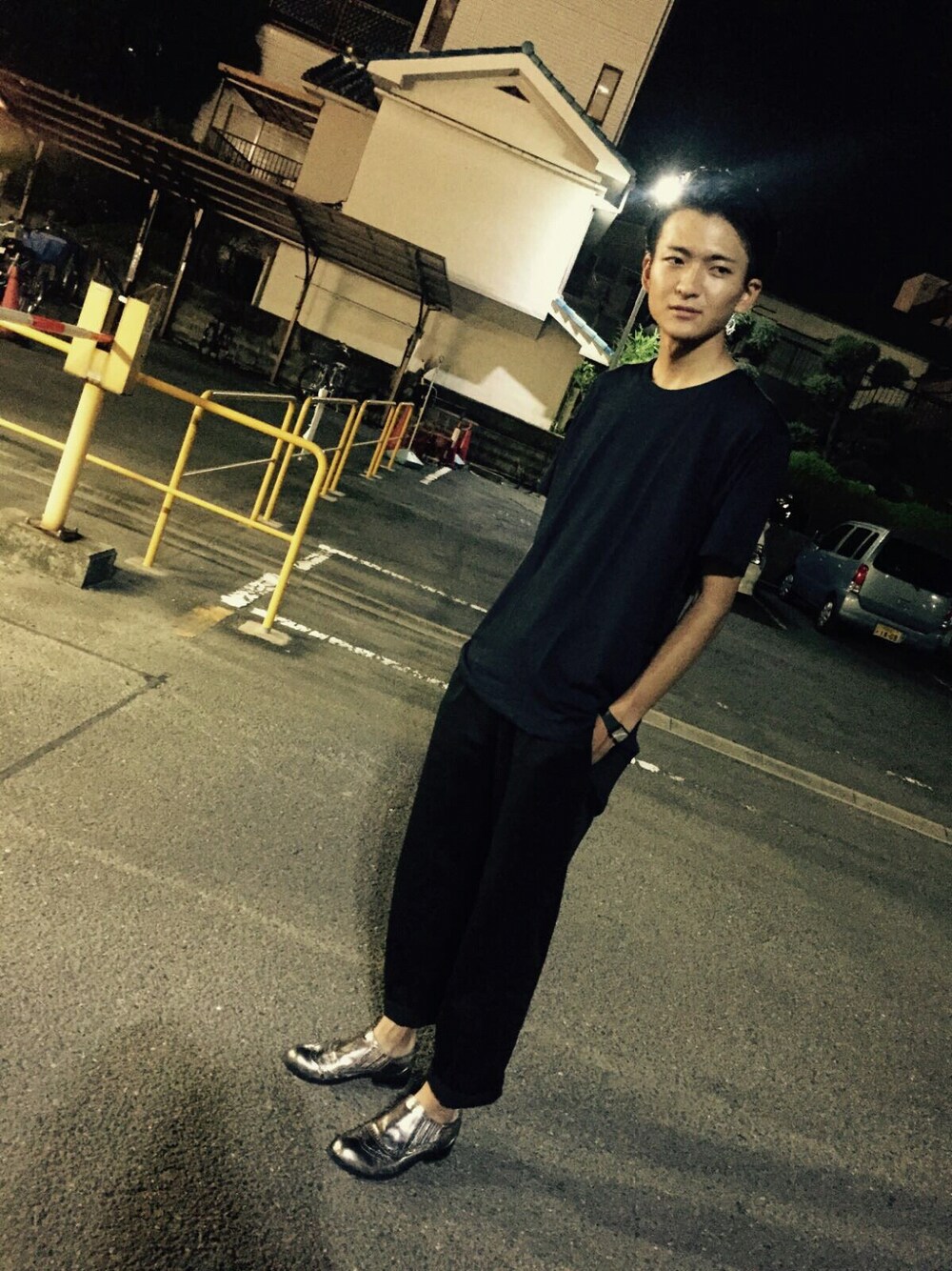 「UNIQLOのアイテム（パンツ、ブラック系）」を使った、yuyaさん（メンズ・180cm）の秋コーディネートの1枚目の写真