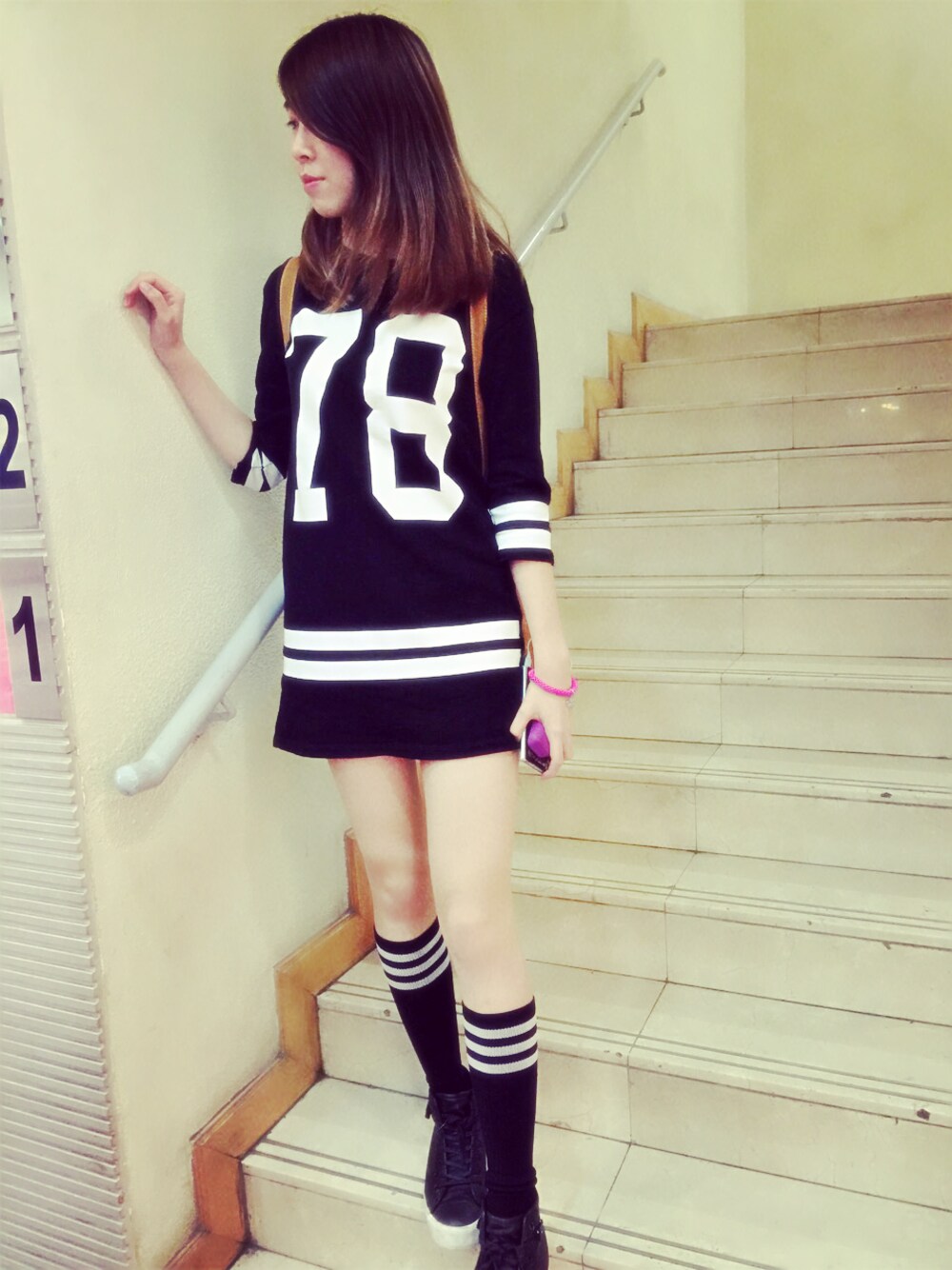 「casual、monotone、sporty、black、street、black and white」｜「ZARAのアイテム（スカート、ブラック系）」を使った、cococさん（レディース・168cm）の秋コーディネートの1枚目の写真