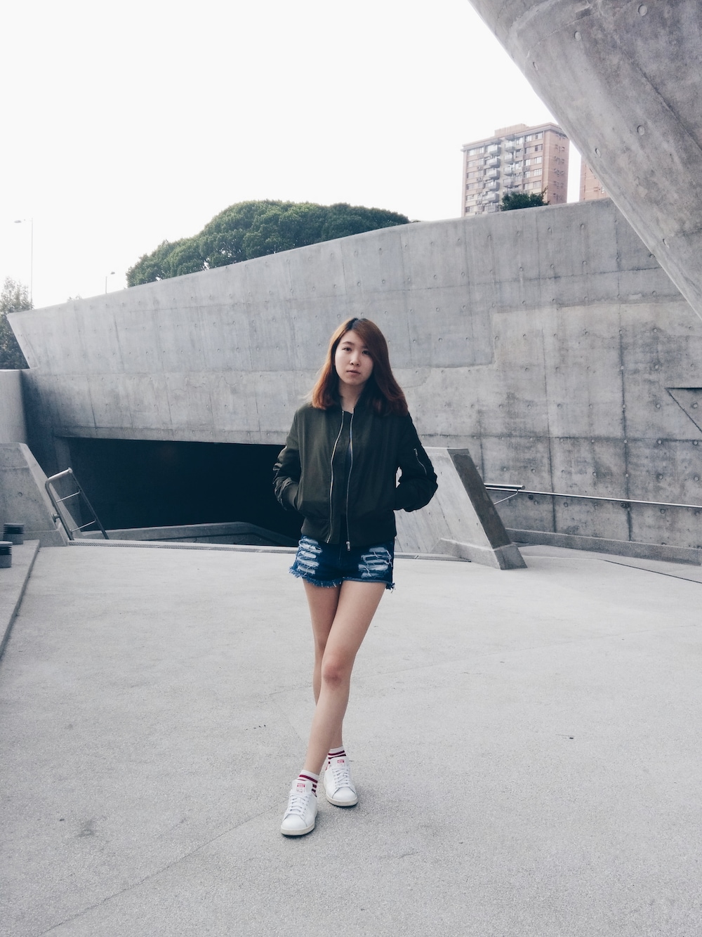 「jacket 、short、spring、lazy、ootd」｜「WEGOのWEGO/MA-1（ミリタリージャケット、グリーン系）」を使った、cococさん（レディース・168cm）の春コーディネートの1枚目の写真