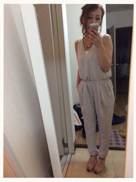 「アイテム（つなぎ/オールインワン、ベージュ系）」を使った、KUMIさん（レディース・160cm）の春コーディネート