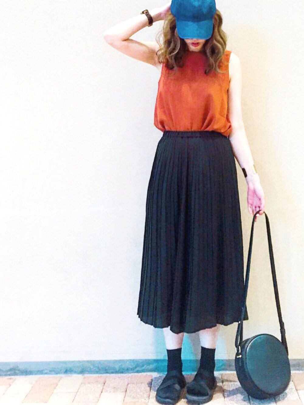 「ラフ、オトナカジュアル、summer、雨の日コーデ、ootd、シンプル」｜「KBFのアイテム（キャップ、ブルー系）」を使った、gさん（レディース・168cm）の夏コーディネートの1枚目の写真
