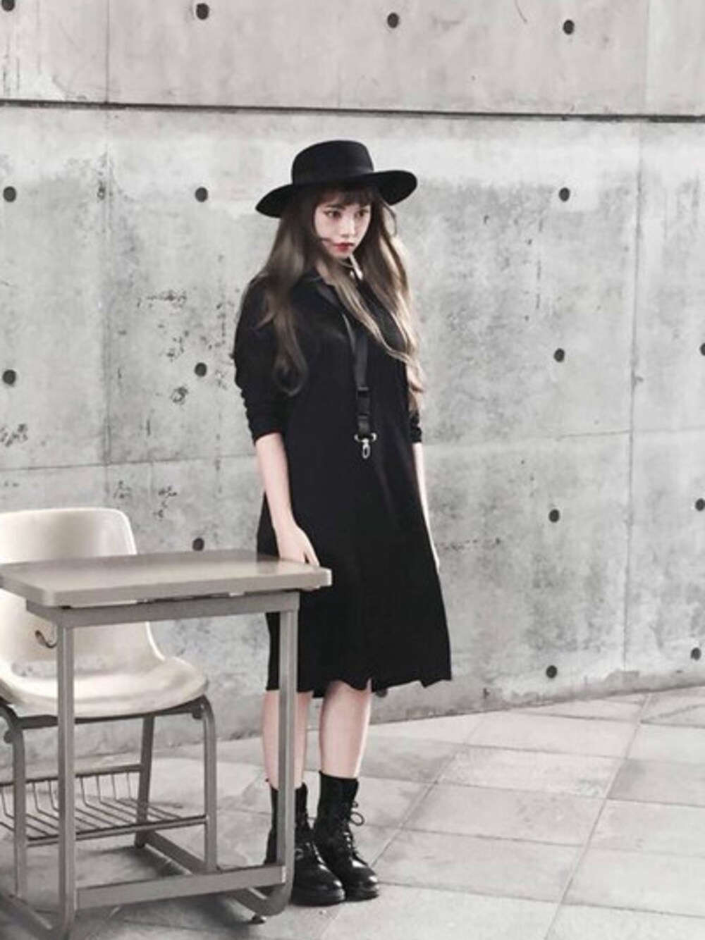 「H&Mのアイテム（ハット、ブラック系）」を使った、masterhandsさん（レディース・162cm）の春コーディネートの1枚目の写真