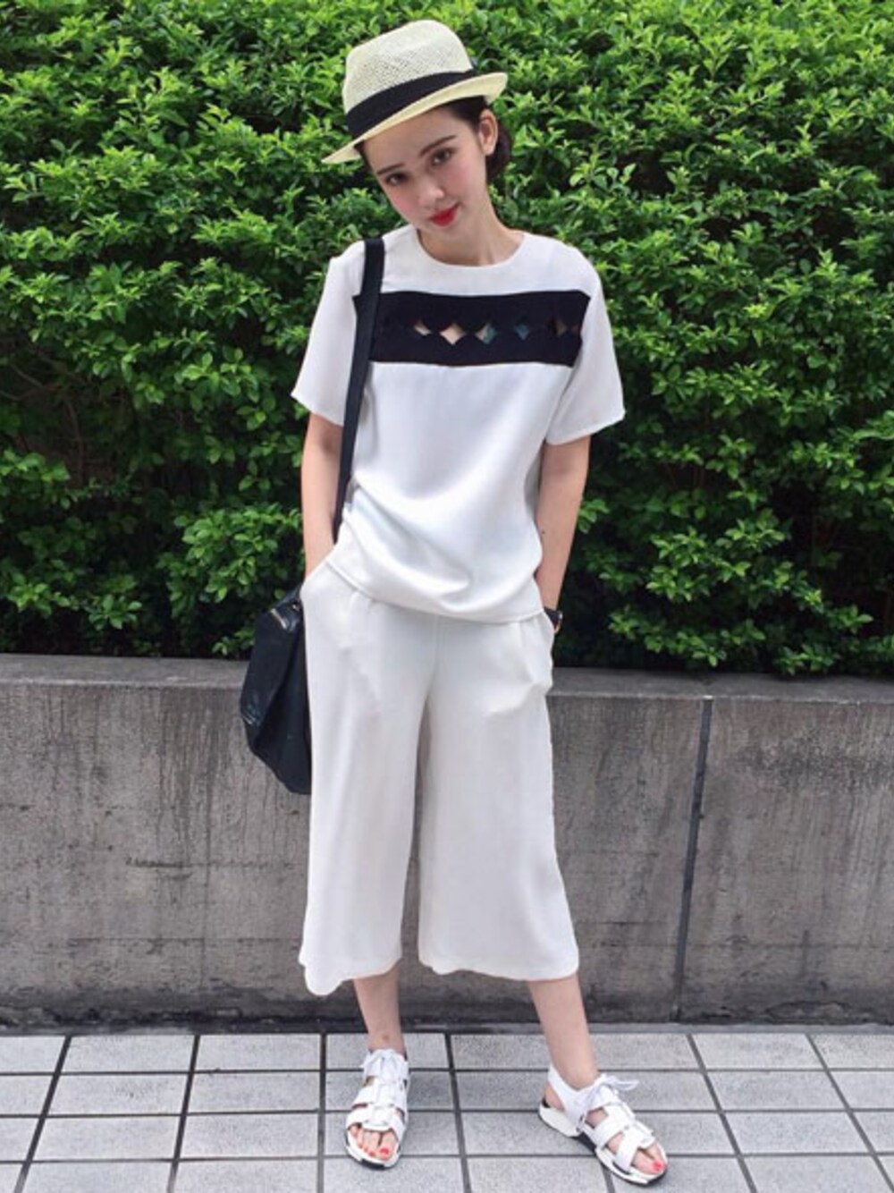 「MasterHands、 PencilLeg」｜「PAZZOのアイテム（ハット、ベージュ系）」を使った、masterhandsさん（レディース・161cm）の夏コーディネートの1枚目の写真