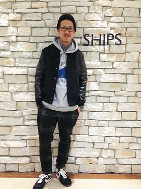 「SHIPS JET BLUE（シップスジェットブルー）のアイテム（パーカー）」を使った、岩谷さん（メンズ・173cm）の秋コーディネート