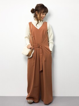 「アイテム（つなぎ/オールインワン、ベージュ系）」を使った、ARISAさん（レディース・155cm）の秋コーディネート