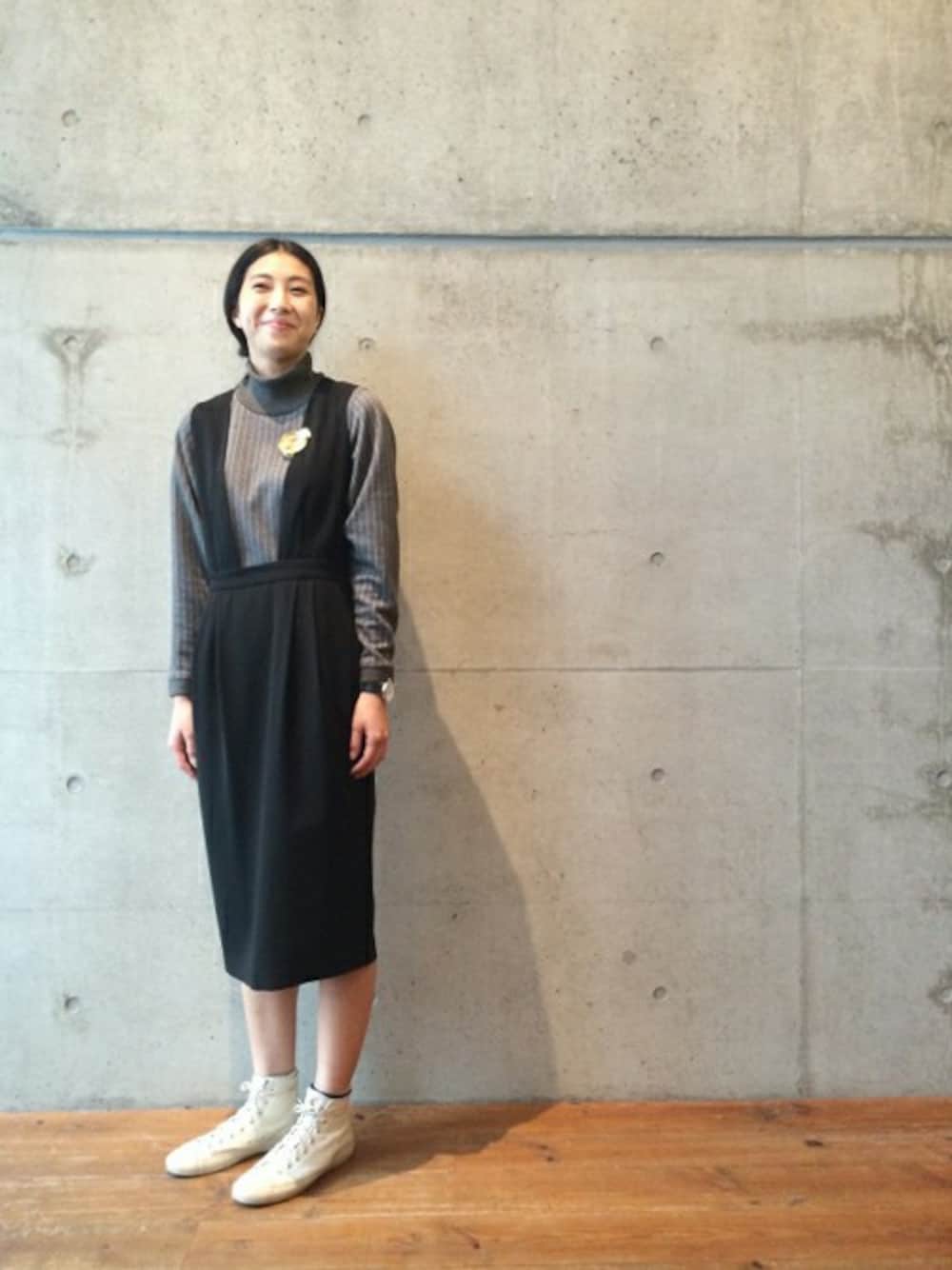 「note et silence のストライプJQ　タートルPO（Tシャツ/カットソー、グレー系）」を使った、note et silence.さん（レディース・168cm）の秋コーディネートの1枚目の写真