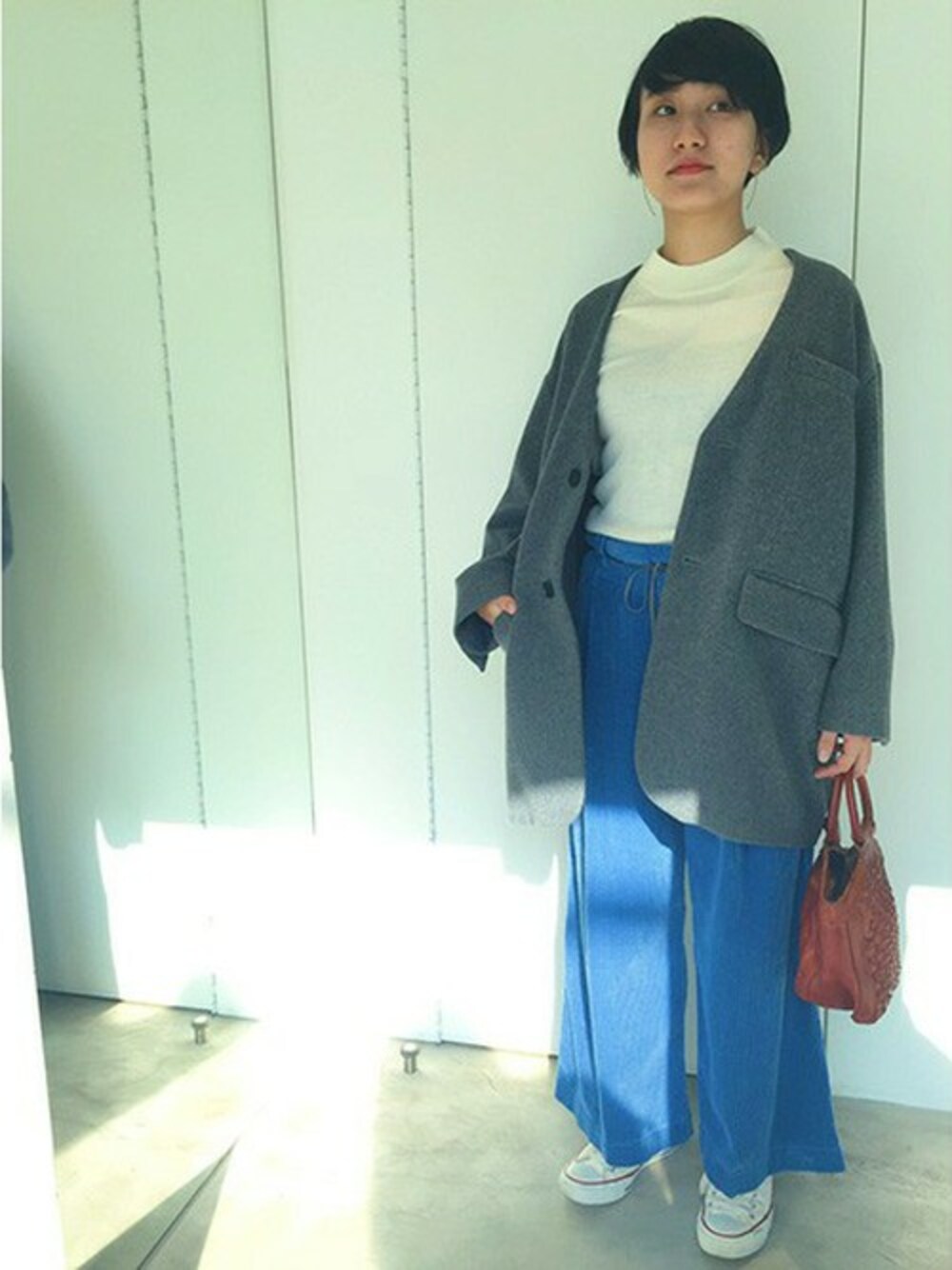 「コーディロイパンツ、ワイドパンツ、白ニット、caph、ノーカラージャケット、note et silence、コーディネート、サックスブルー、rukkilill、So1:1」｜「caphの8WALE太コール　ワイドPT（その他パンツ、ブルー系）」を使った、note et silence.さん（レディース・158cm）の冬コーディネートの1枚目の写真