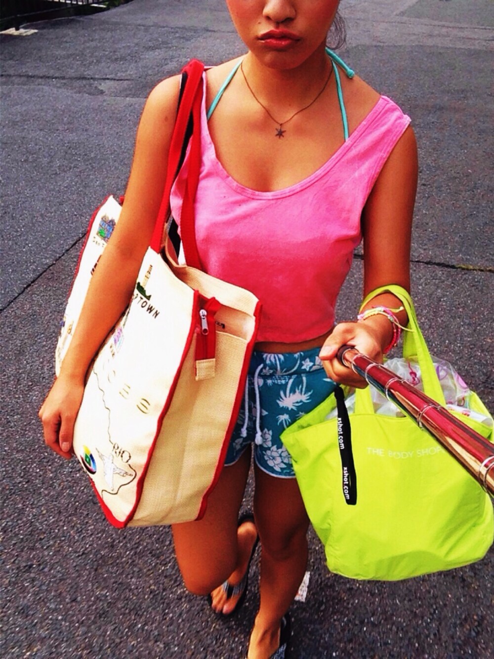 「beach#sun#summer#dayoff」｜「FOREVER 21のアイテム（その他トップス、ピンク系）」を使った、A.Wさん（レディース・153cm）の夏コーディネートの1枚目の写真