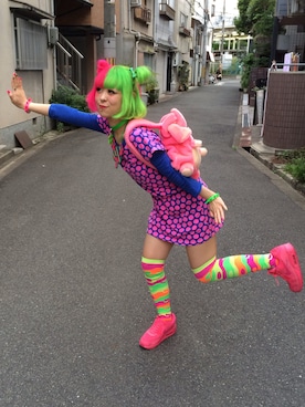 「宇宙」｜「アイテム（シューズ）」を使った、しおちゃんさん（レディース・155cm）の夏コーディネート