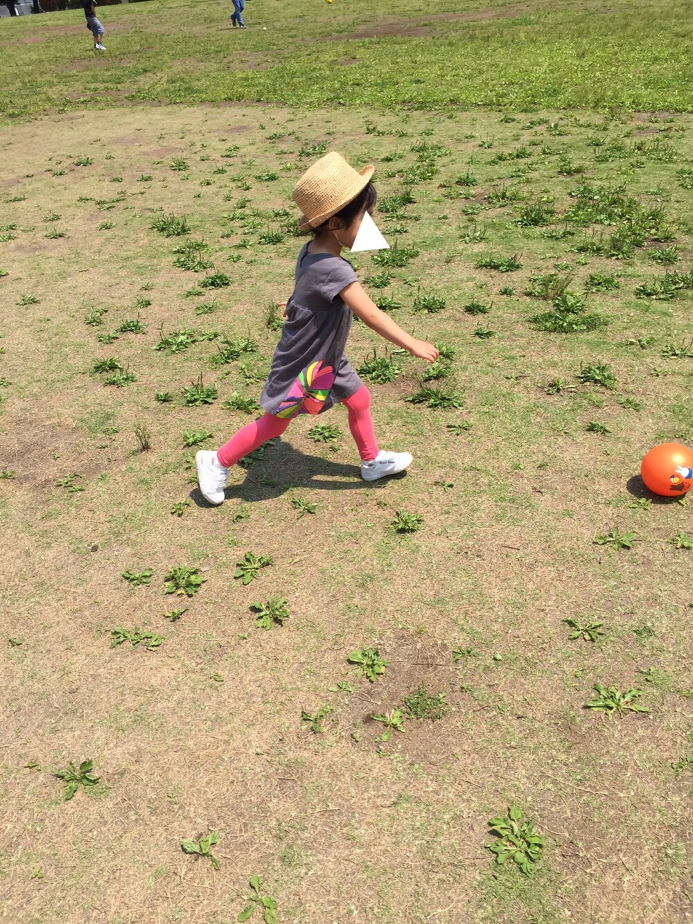 「Carter'sのアイテム（ワンピース、グレー系）」を使った、s♡さん（キッズ・100cm）の夏コーディネートの1枚目の写真